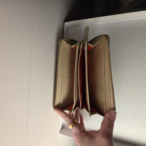 Kate Spade Laurel Way Bow Beige Leather Zip Around Continental Wallet - Picture 5 of 9